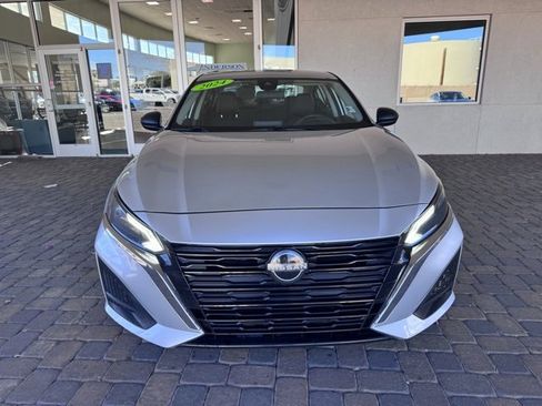 Used 2024 Nissan Altima 2.5 SV image 8