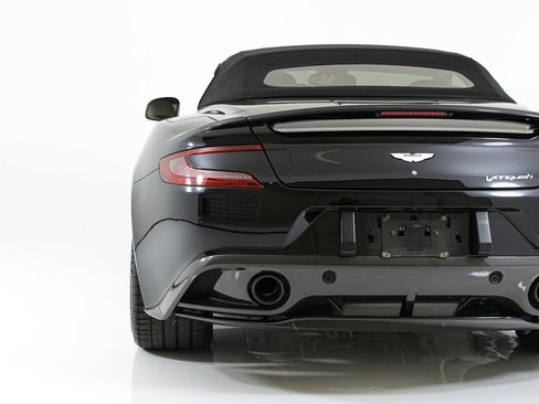 Used 2014 Aston Martin Vanquish Volante RWD image 27