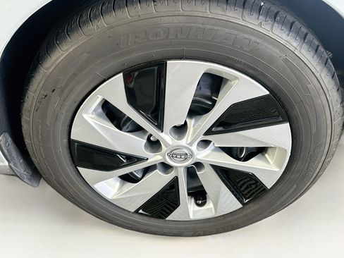 Used 2024 Nissan Altima 2.5 S FWD image 11