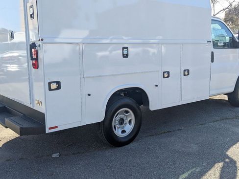 New 2025 GMC Savana 3500 w/ Power Convenience Package image 15