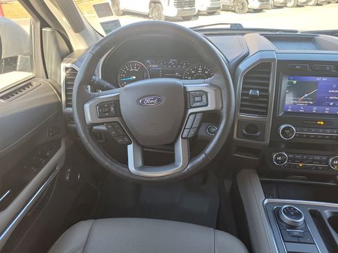 Used 2021 Ford Expedition XLT image 22