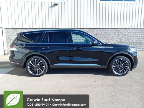 Used 2022 Lincoln Aviator Reserve w/ Equipment Group 201A image 2