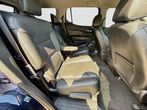 Used 2017 GMC Acadia SLT FWD image 32