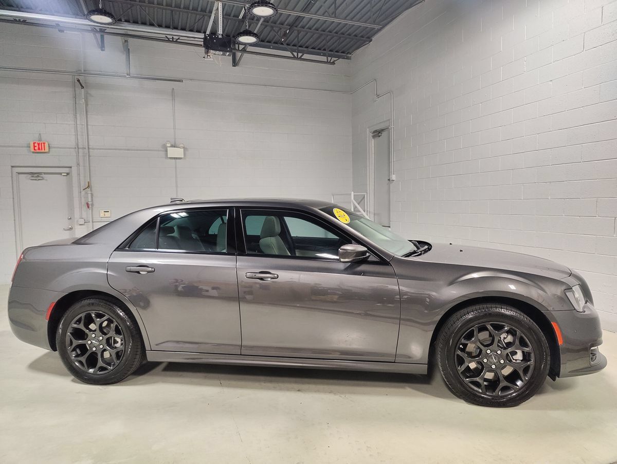 Used 2023 Chrysler 300 Touring L w/ Popular Equipment Group AWD/4WD image 6