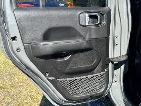 Certified 2022 Jeep Wrangler Unlimited Rubicon w/ Dual Top Group image 13