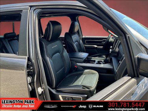 Used 2024 RAM 1500 Laramie AWD/4WD image 29
