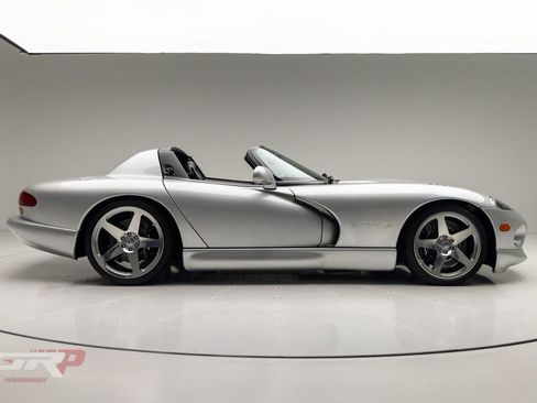 Used 1999 Dodge Viper RT/10 image 2