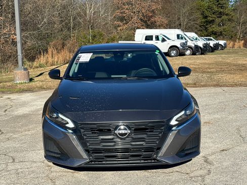 Used 2024 Nissan Altima 2.5 S image 2