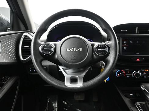 Certified 2025 Kia Soul LX w/ LX Technology Package image 30