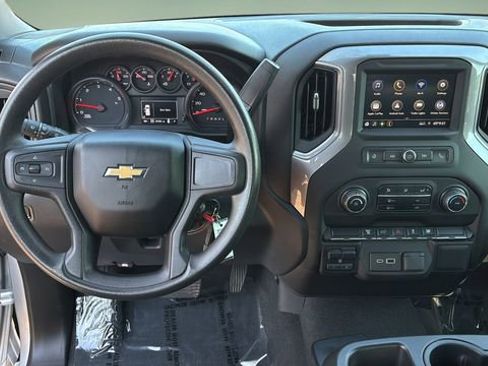 Used 2023 Chevrolet Silverado 2500 Custom w/ Custom Value Package image 9