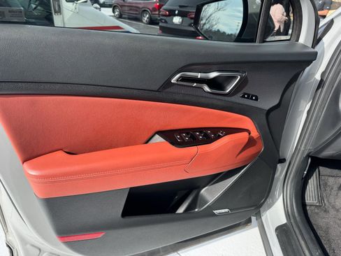 Used 2024 Kia Sportage SX image 12