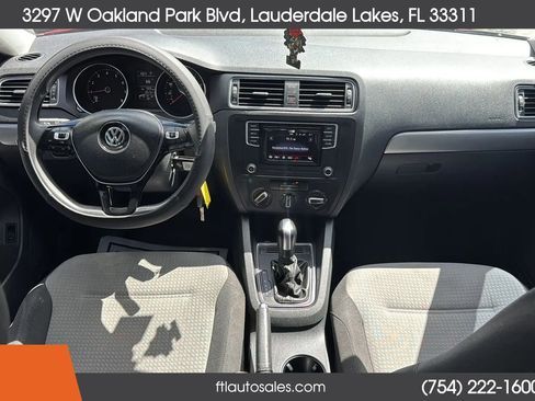 Used 2017 Volkswagen Jetta S image 31