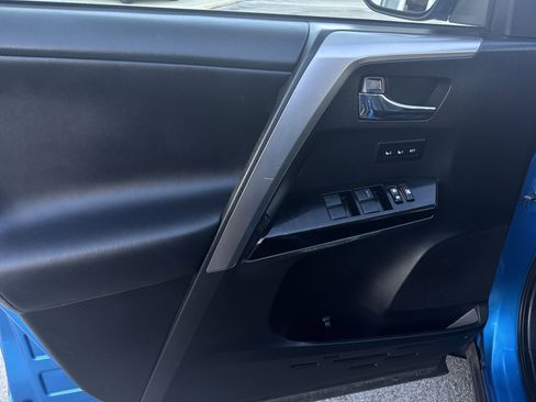 Used 2017 Toyota RAV4 Limited image 22