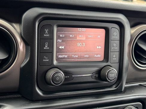 Used 2020 Jeep Wrangler Sport image 23