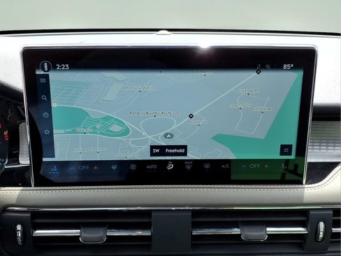 Certified 2023 Lincoln Corsair AWD w/ Equipment Group 101A image 8