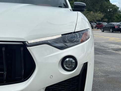 Used 2022 Maserati Levante GT AWD/4WD image 9