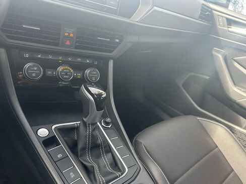 Used 2023 Volkswagen Jetta SE image 49