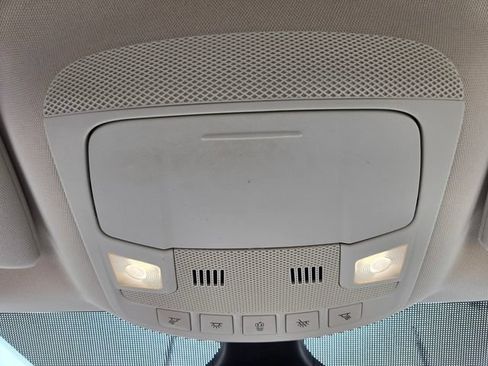 Used 2020 Ford Edge Titanium FWD image 27