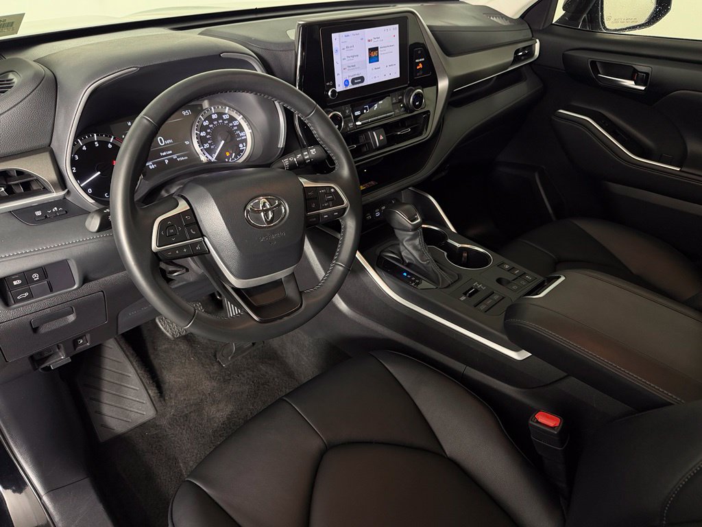 Used 2026 Toyota Highlander XLE AWD/4WD image 12