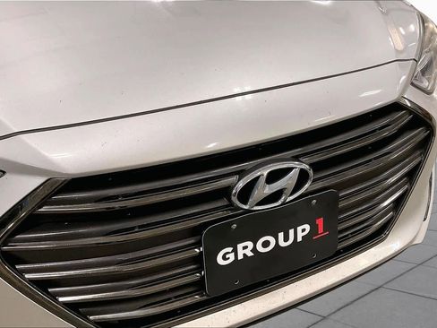 Used 2017 Hyundai Elantra Limited FWD image 29