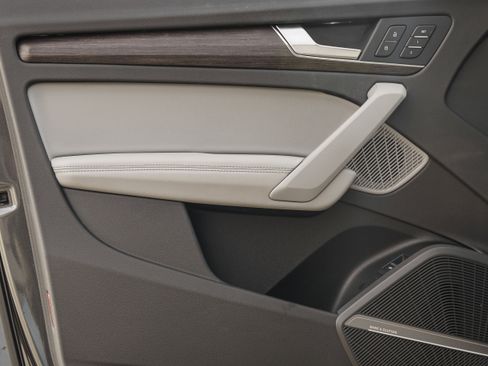 Used 2023 Audi Q5 2.0T Prestige w/ Prestige Package image 23