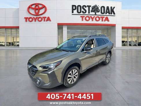 Used 2024 Subaru Outback Premium AWD/4WD image 1
