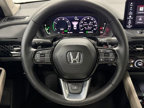 Used 2025 Honda Accord Touring image 15
