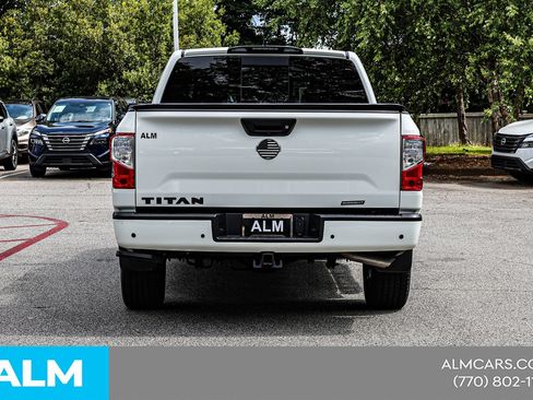 Used 2024 Nissan Titan SV w/ SV Convenience Package RWD image 13