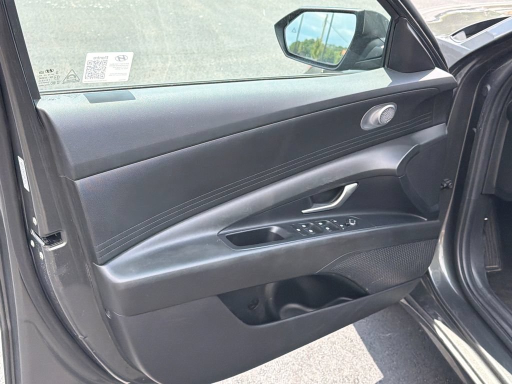 Used 2024 Hyundai Elantra SEL FWD image 10