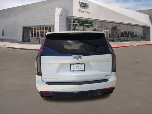 Used 2022 Cadillac Escalade Sport w/ Touring Package AWD/4WD image 5