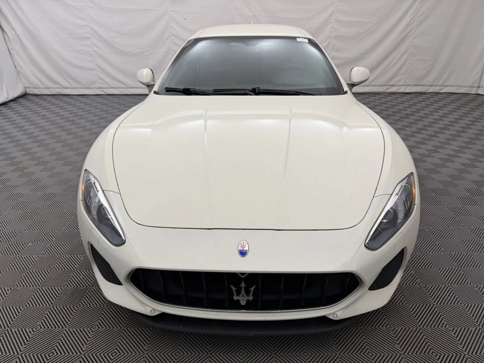Used 2018 Maserati GranTurismo Sport RWD image 3