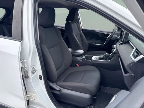 Certified 2020 Toyota RAV4 LE image 36