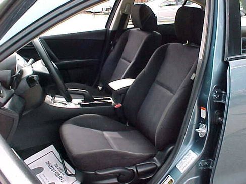 Used 2010 MAZDA MAZDA3 i Sport FWD image 12