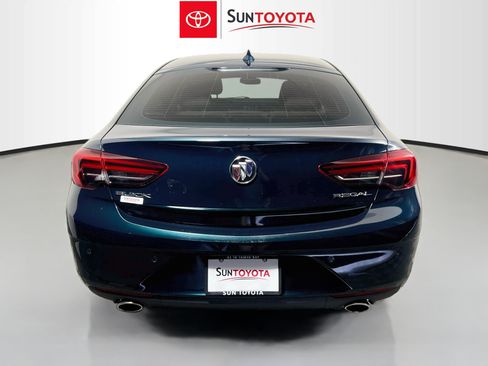 Used 2018 Buick Regal Essence w/ Driver Confidence Package #1 FWD image 5