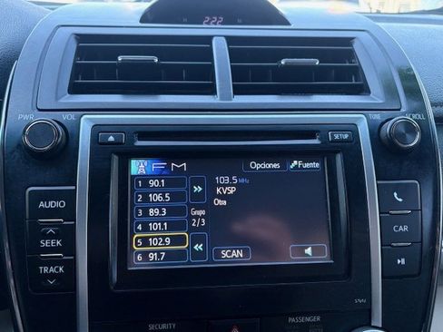 Used 2012 Toyota Camry L image 31