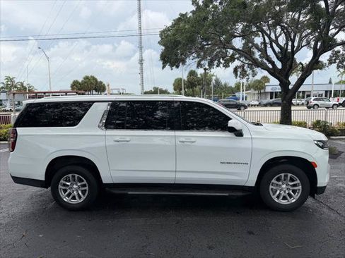 Used 2021 Chevrolet Suburban LT RWD image 11