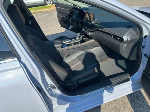 New 2025 Nissan Altima 2.5 SR image 15