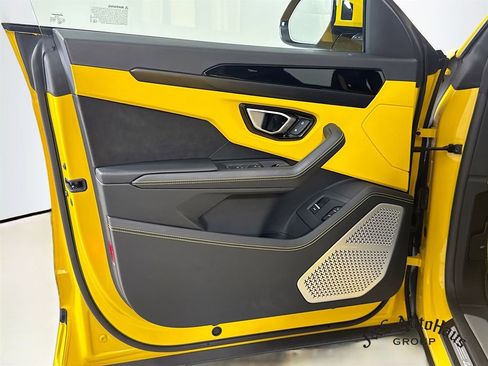 Used 2024 Lamborghini Urus S AWD/4WD image 23