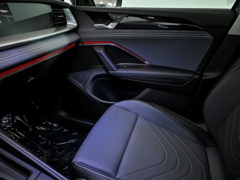 New 2026 Volkswagen Tiguan SE image 18