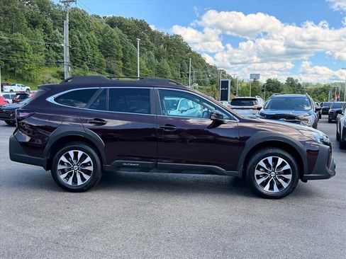 Certified 2025 Subaru Outback Limited AWD/4WD image 14