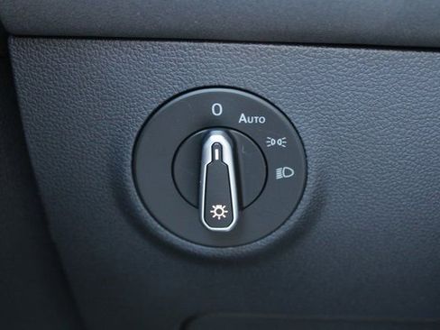 New 2026 Volkswagen Taos SE AWD/4WD image 18