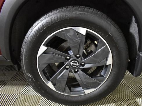 Certified 2024 Nissan Rogue SV w/ SV Premium Package AWD/4WD image 43
