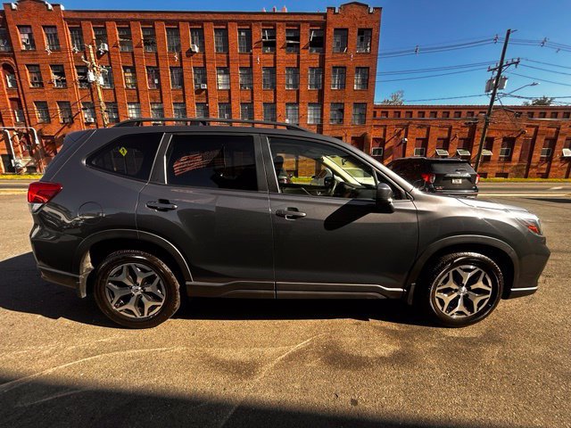 Used 2021 Subaru Forester Premium AWD/4WD image 8