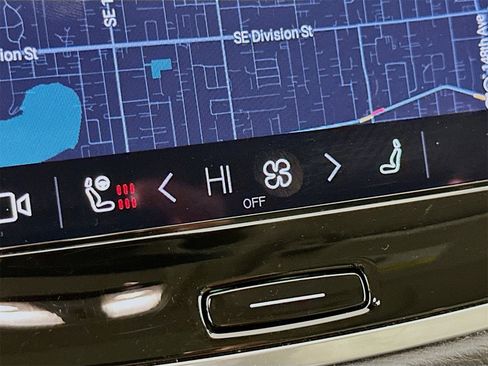 Used 2024 Volvo XC90 T8 Plus w/ Protection Package Premier image 20