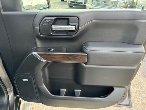 Used 2019 GMC Sierra 1500 SLT w/ SLT Premium Plus Package AWD/4WD image 16