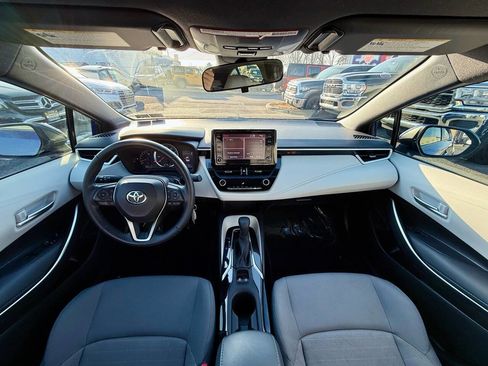 Used 2021 Toyota Corolla SE image 19