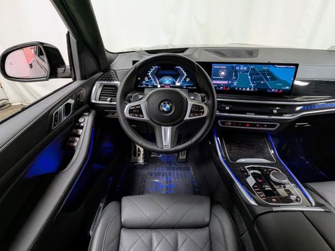 Used 2024 BMW X7 xDrive40i w/ M Sport Package image 2