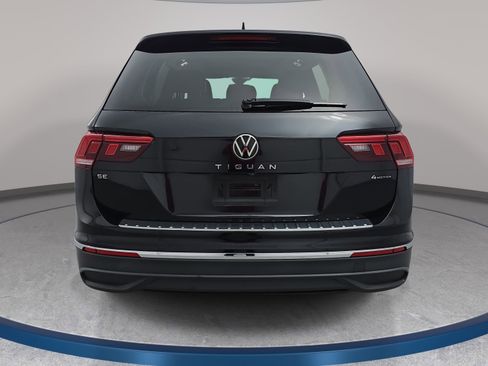 Used 2022 Volkswagen Tiguan SE w/ Panoramic Sunroof Package image 6