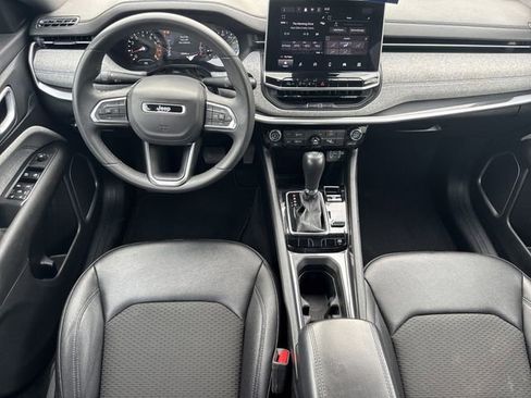 Used 2024 Jeep Compass Latitude AWD/4WD image 16