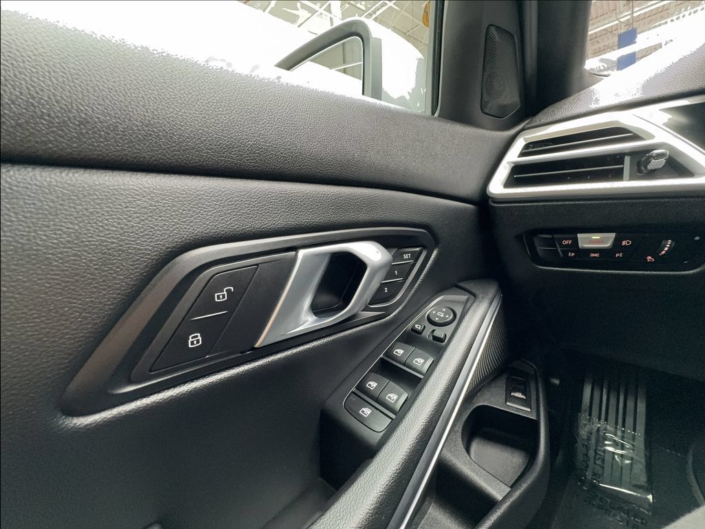 Used 2026 BMW 330i xDrive Sedan AWD/4WD image 50